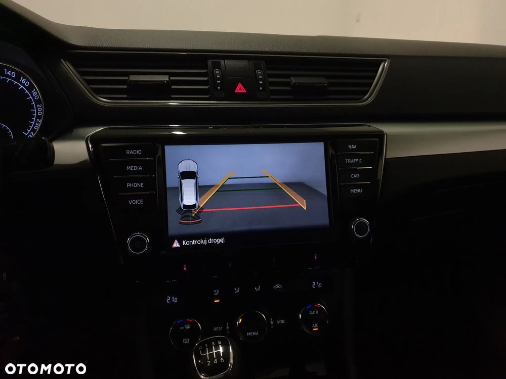 Skoda Superb 2.0 TDI Style - 24