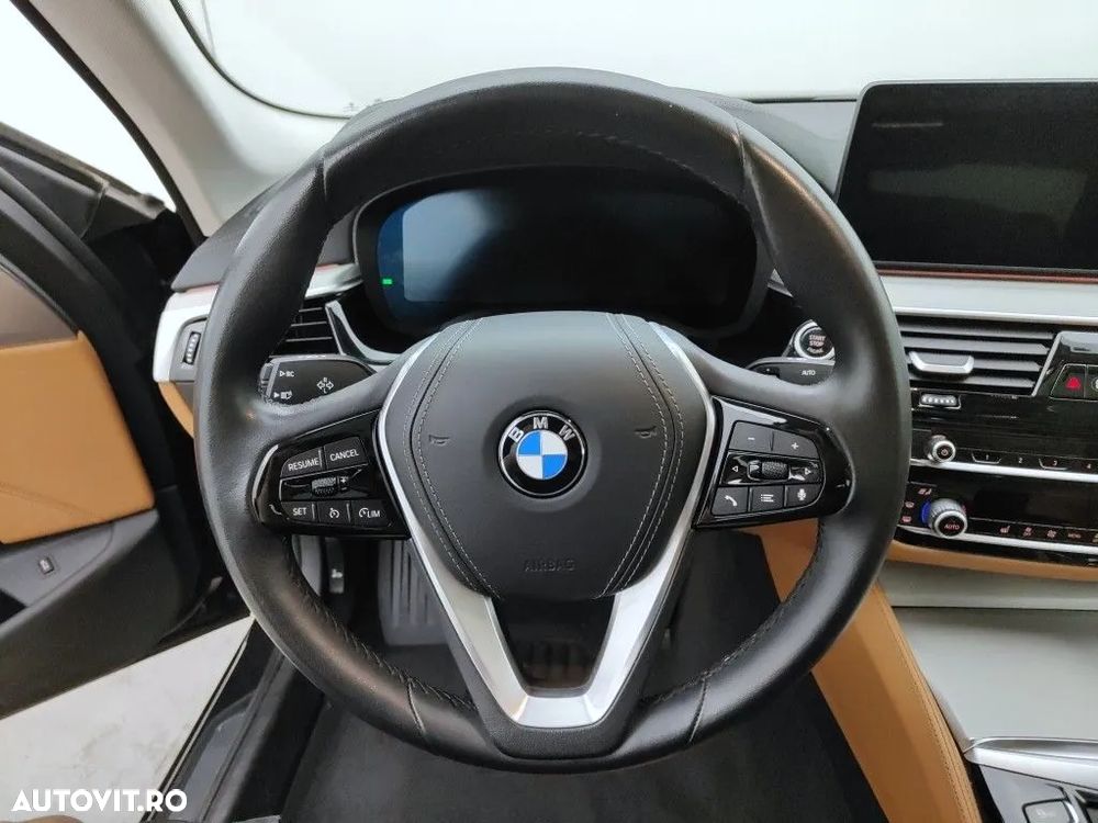 BMW Seria 5 518d AT MHEV - 8
