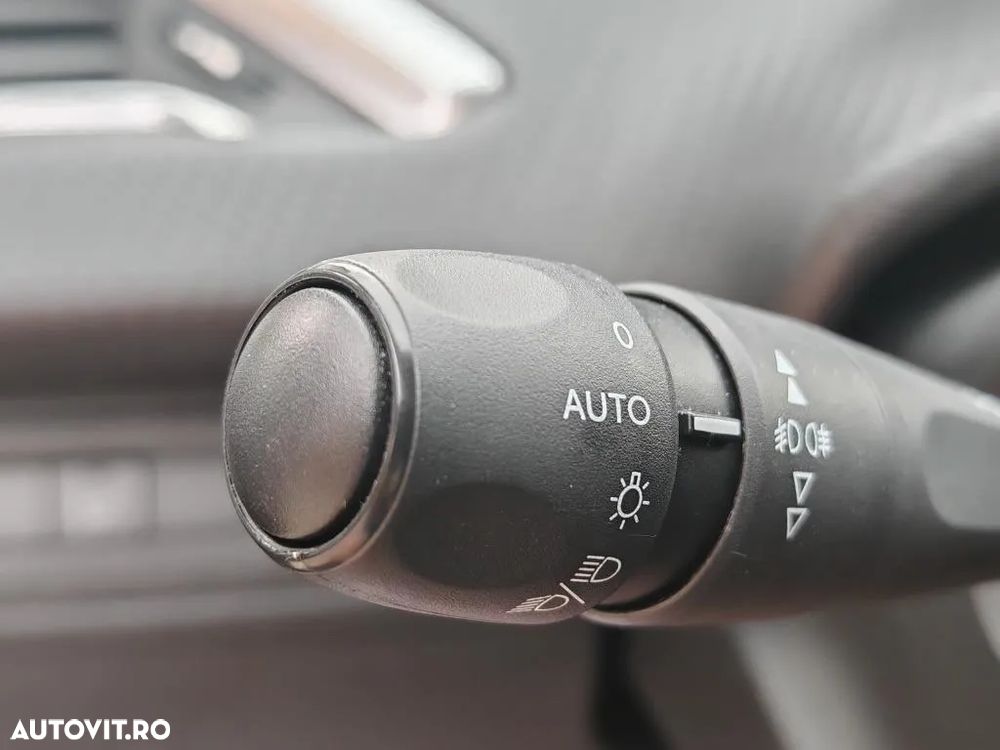 Peugeot 208 1.2 L PureTech Turbo Allure Aut. - 20