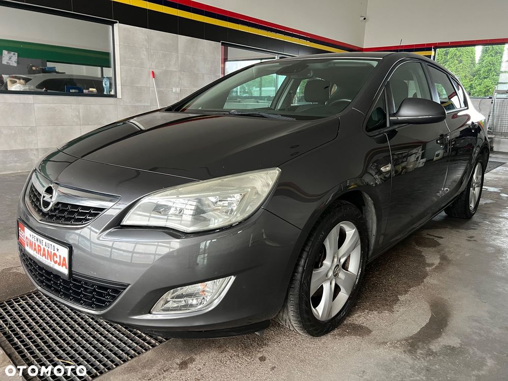 Opel Astra 1.7 CDTI Cosmo - 1