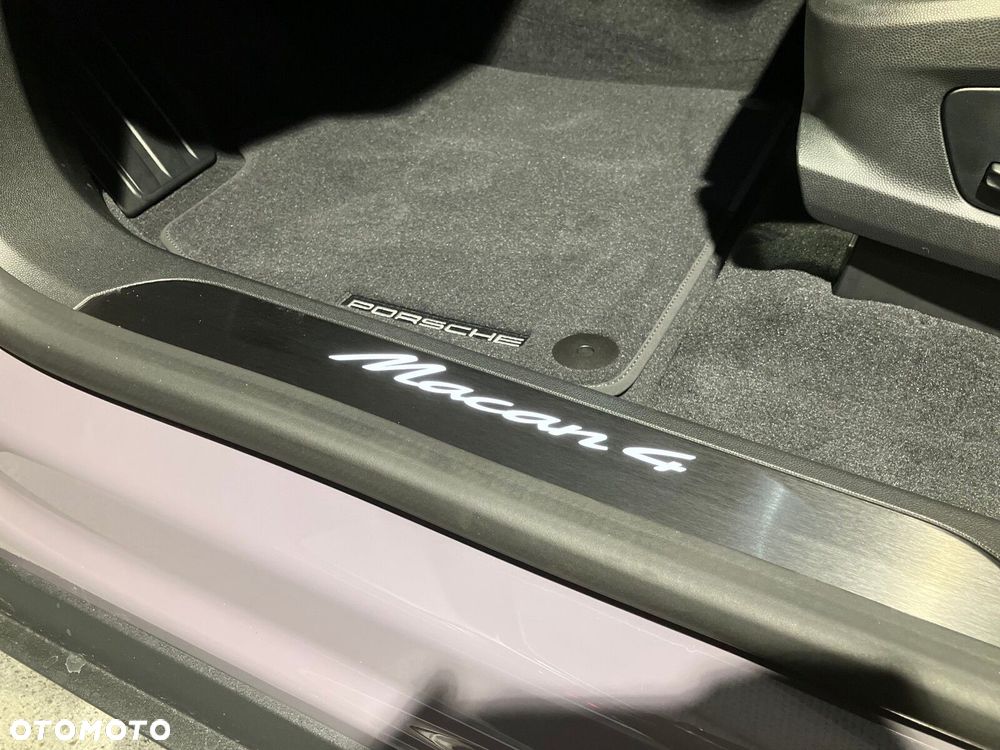 Porsche Macan - 25