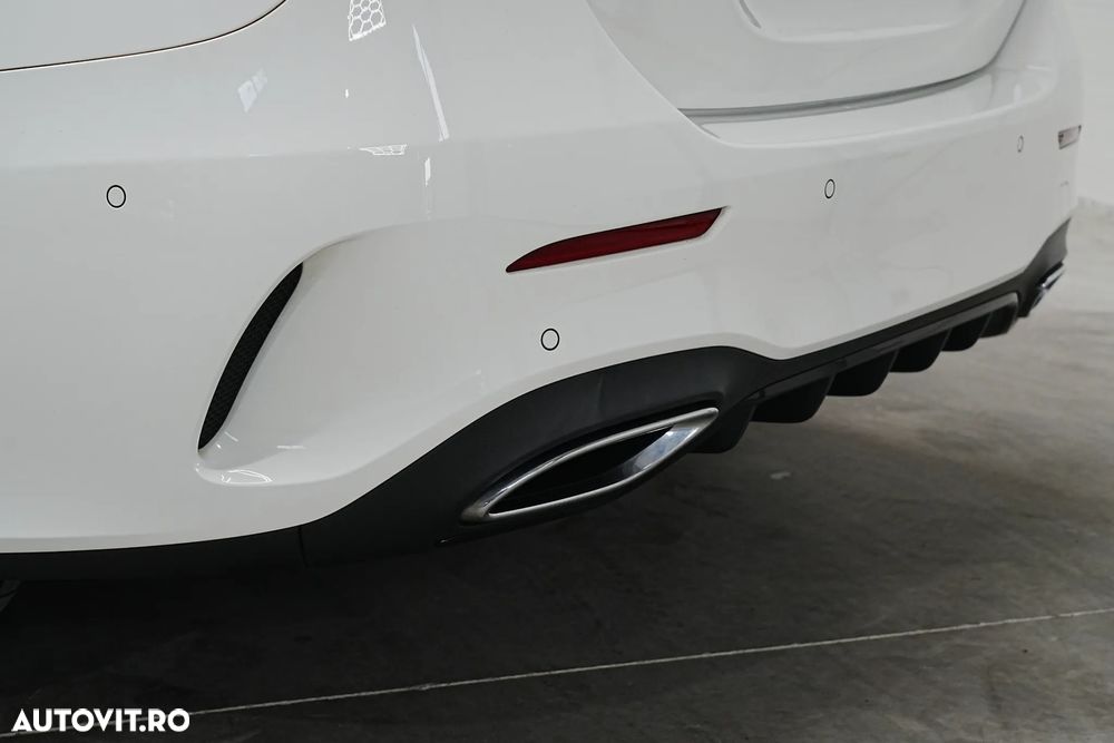 Mercedes-Benz A 180 7G-DCT AMG Line - 16