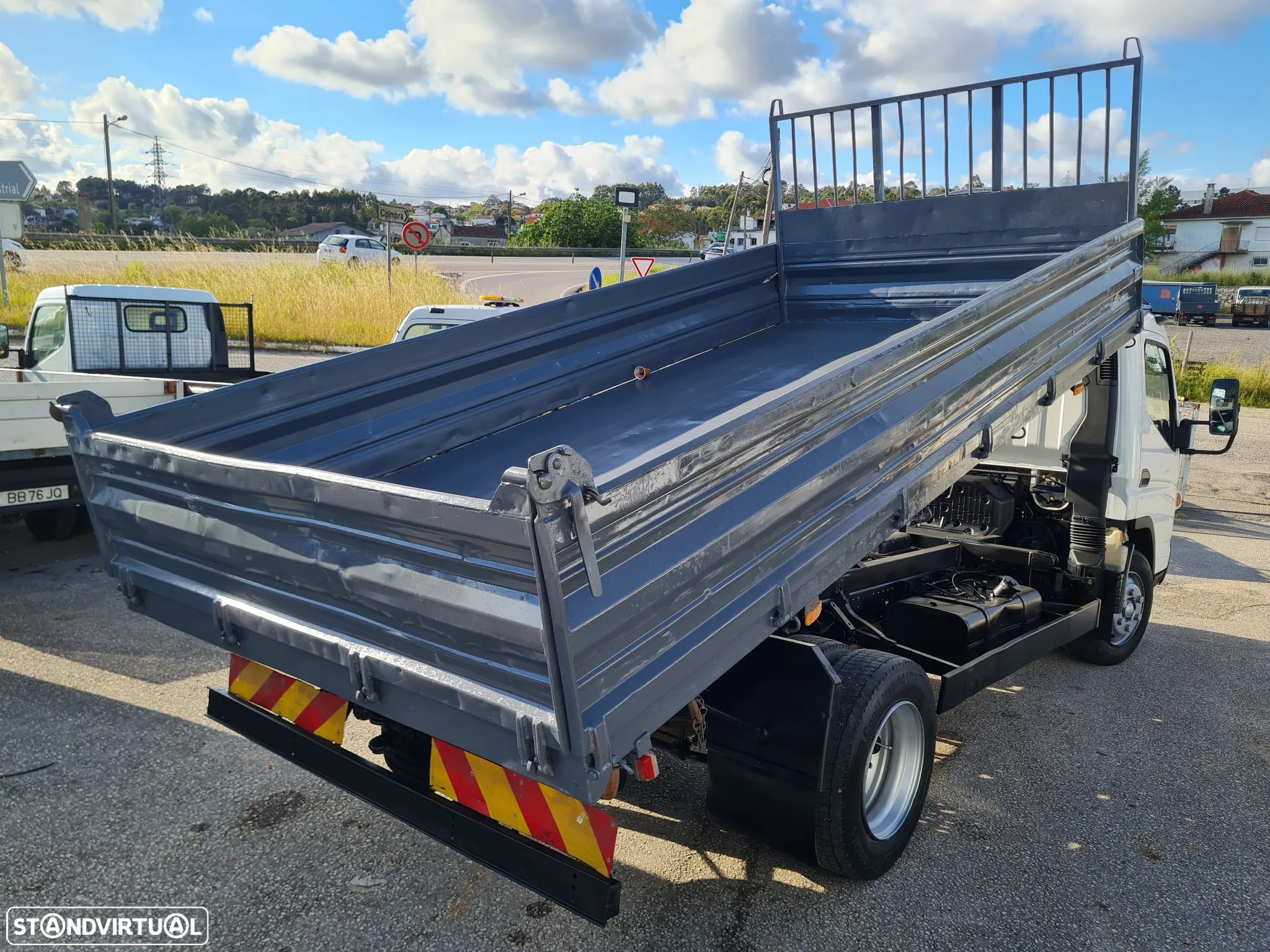Mitsubishi Canter Fuso 7C15 Tribasculante - 4