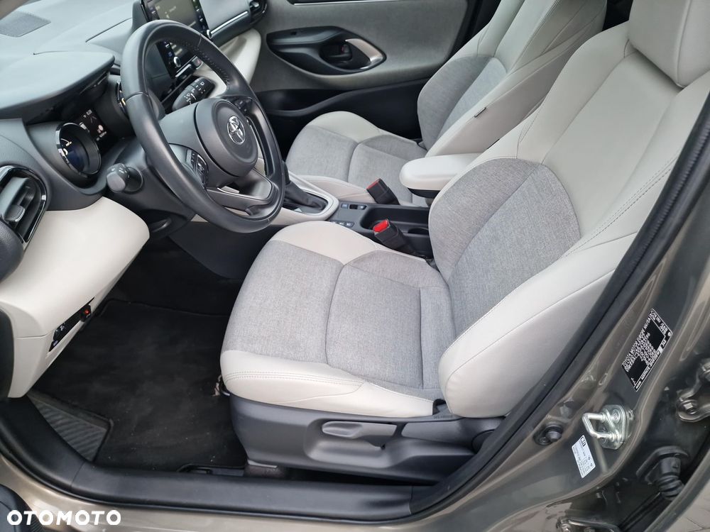 Toyota Yaris Hybrid 1.5 Selection Elegant - 12