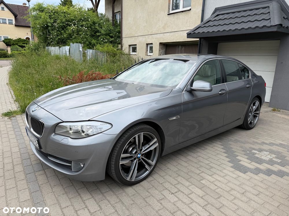 BMW Seria 5 523i - 1