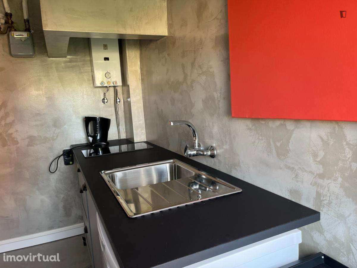 Quarto - localizado em Alcântara Lisbon - Grande imagem: 5/7