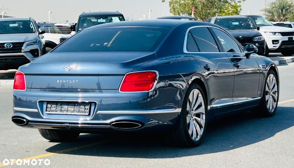 Bentley Flying Spur - 4