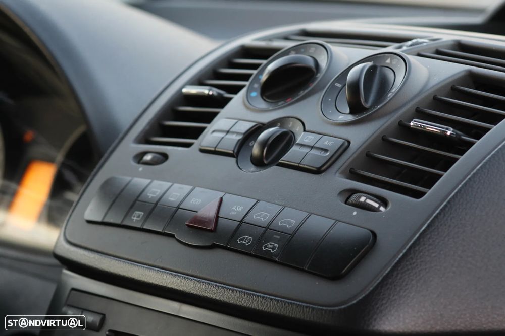 Mercedes-Benz Vito Tourer - 19