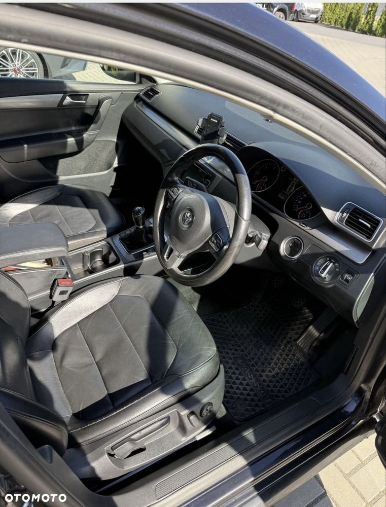 Volkswagen Passat 2.0 TDI Highline - 6