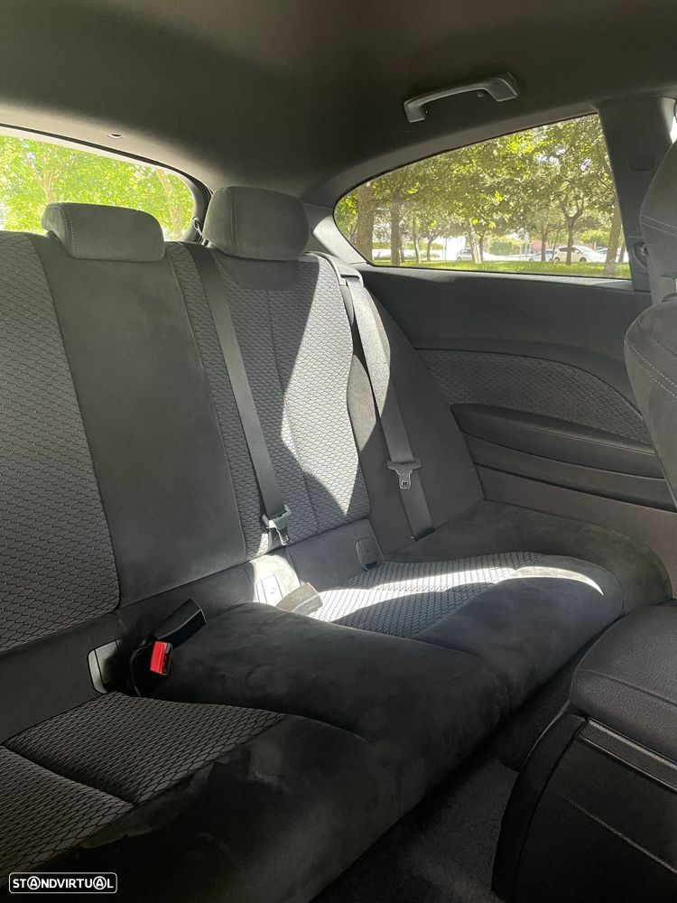 BMW 118 d Pack M - 11