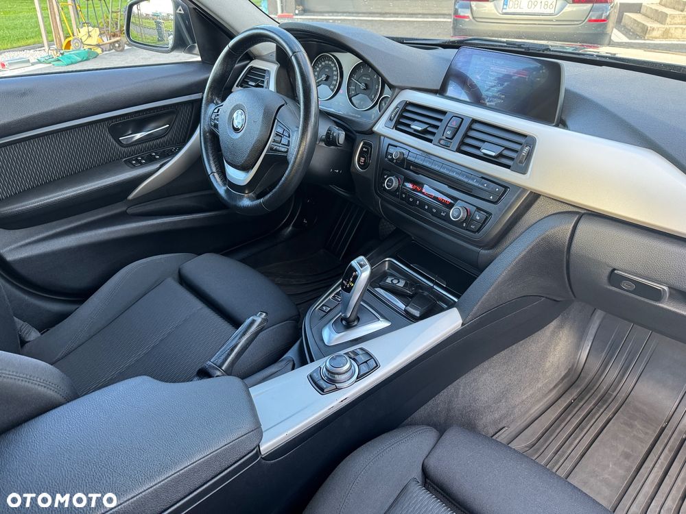 BMW Seria 3 318d Sport Line - 29