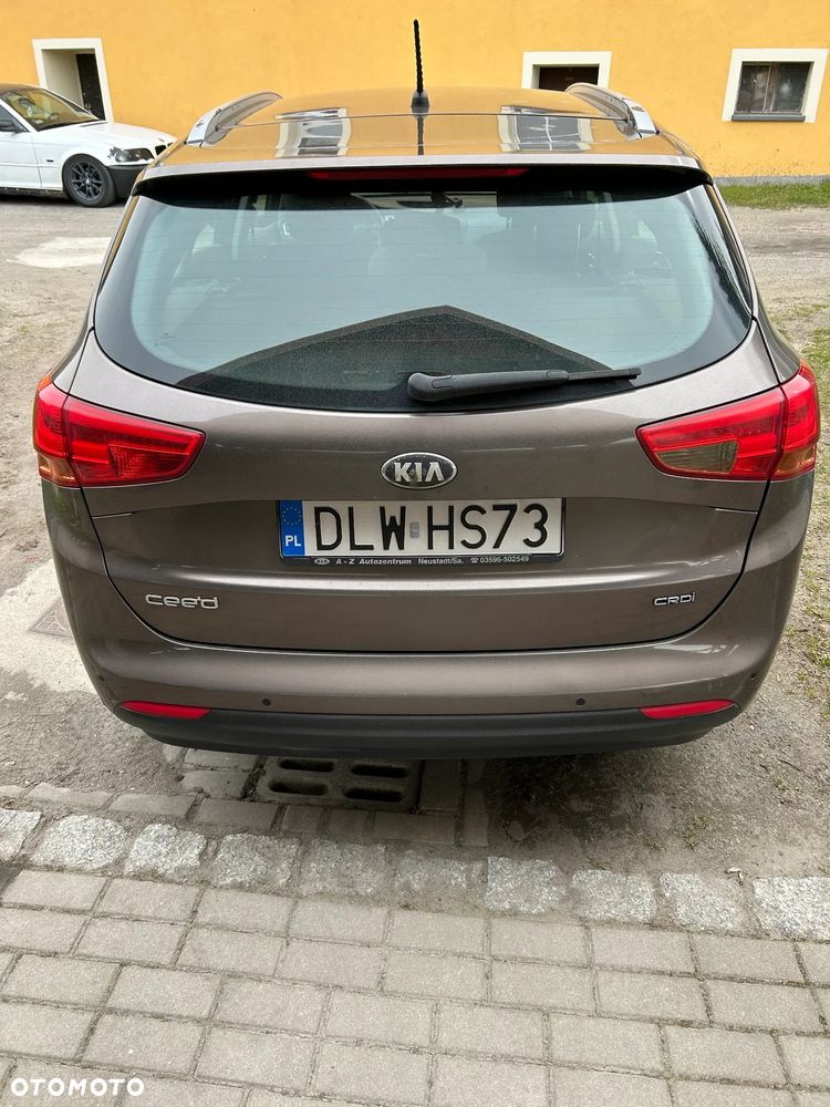 Kia Ceed 1.6 CRDi 128 Dream Team Edition - 3