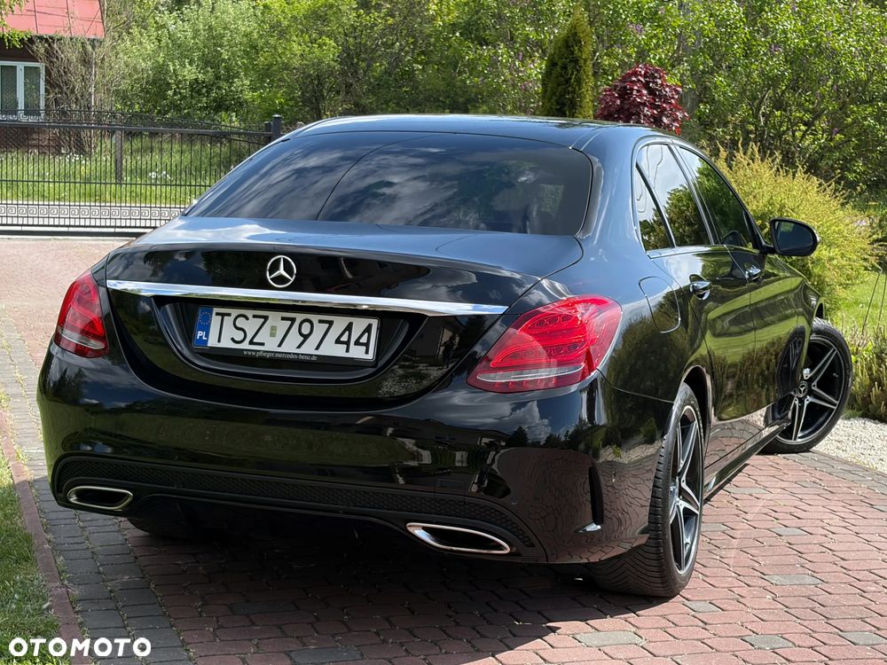 Mercedes-Benz Klasa C 180 9G-TRONIC AMG Line - 16