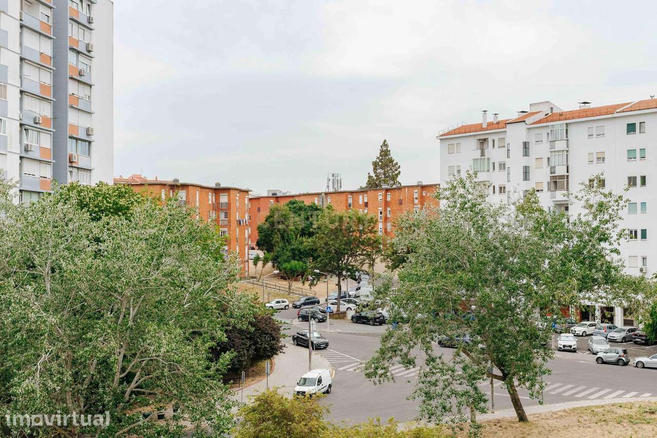 Apartamento T4 para Remodelação nos Olivais, Lisboa - Oportunidade Úni - Grande imagem: 2/33