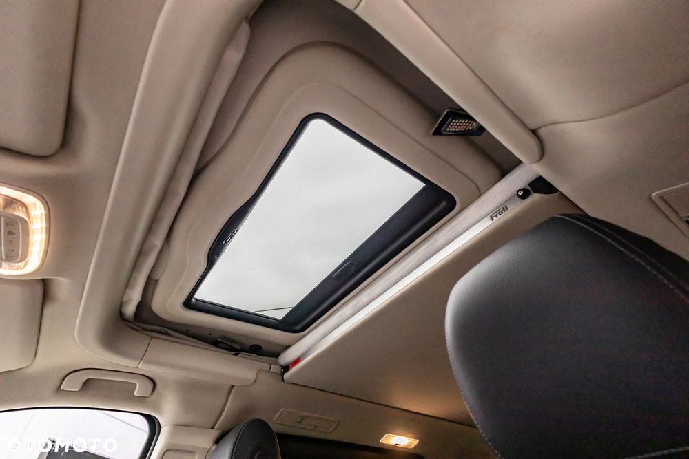 Mercedes-Benz V 300 4Matic Marco Polo - 12