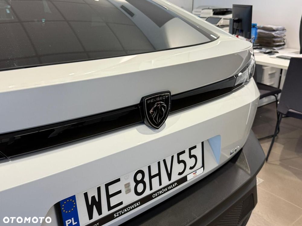 Peugeot 408 - 12