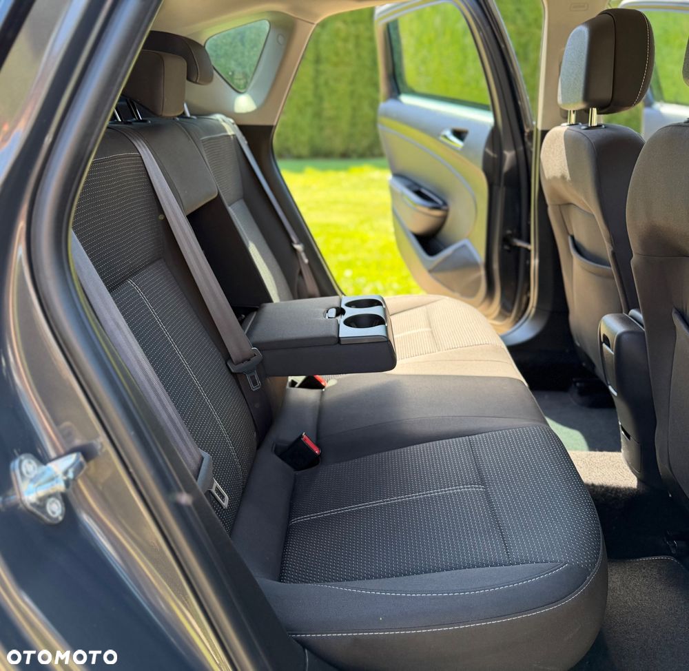 Opel Astra 1.4 Turbo Color Edition - 8
