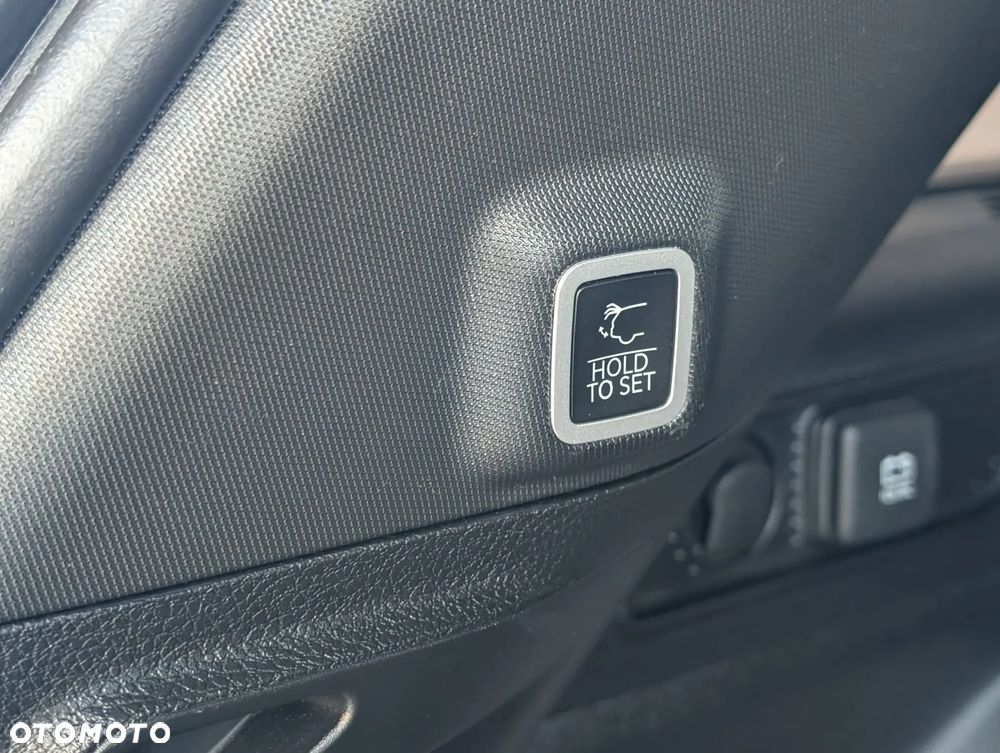 Jeep Grand Cherokee - 29