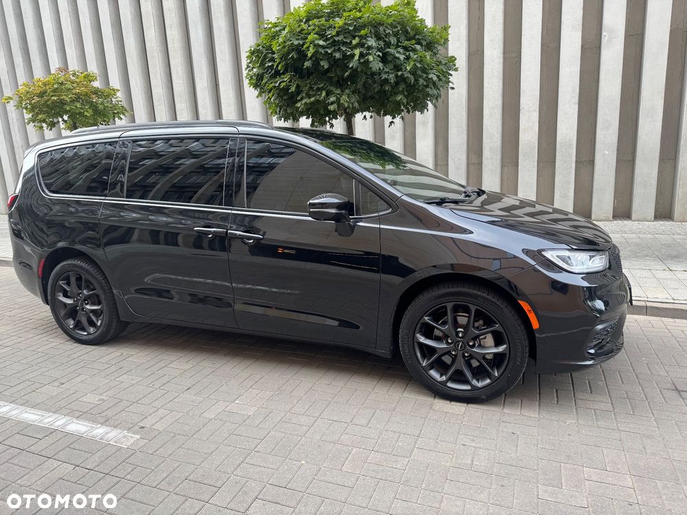 Chrysler Pacifica - 4