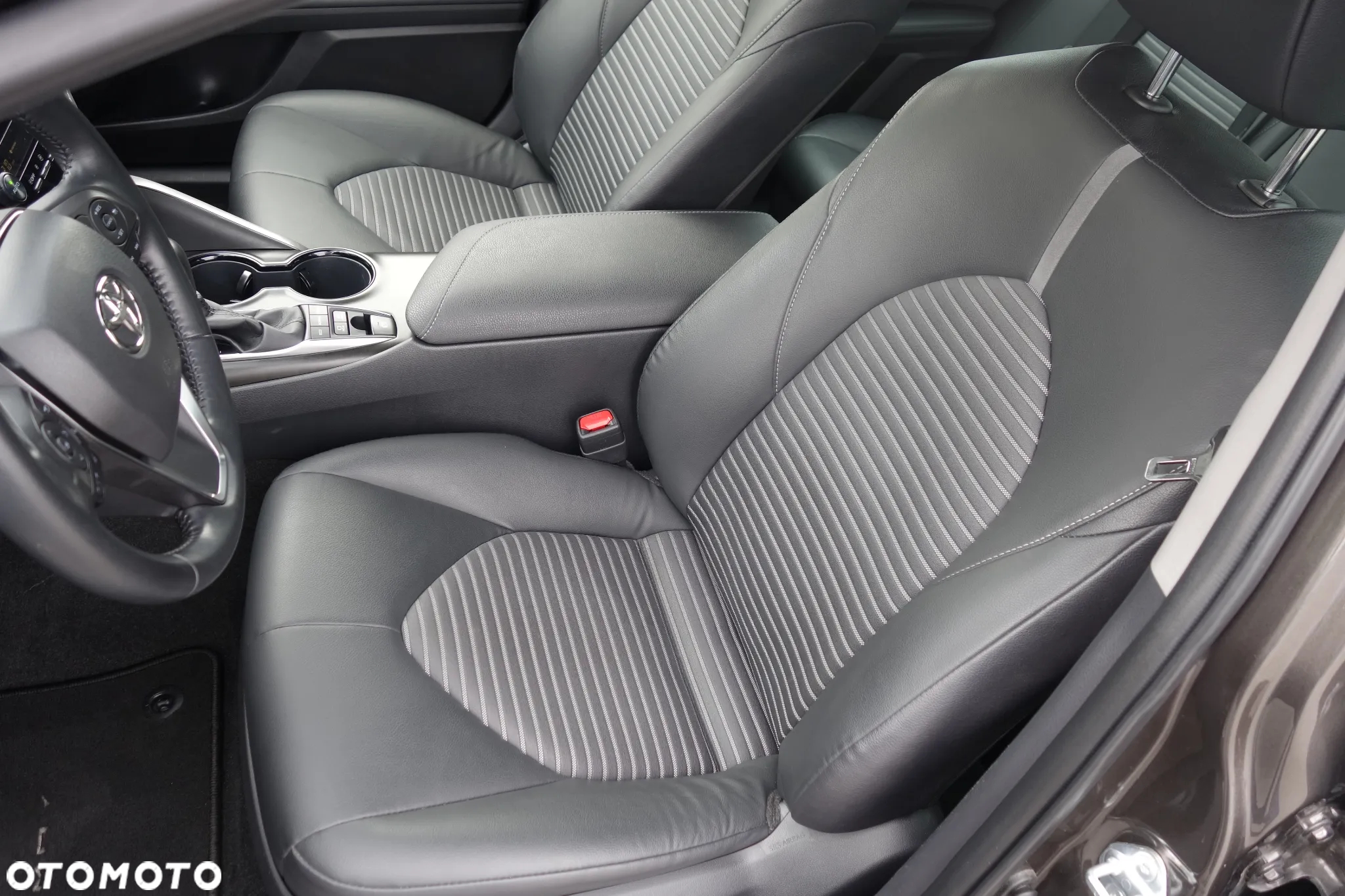 Toyota Camry 2.5 Hybrid Prestige CVT - 14