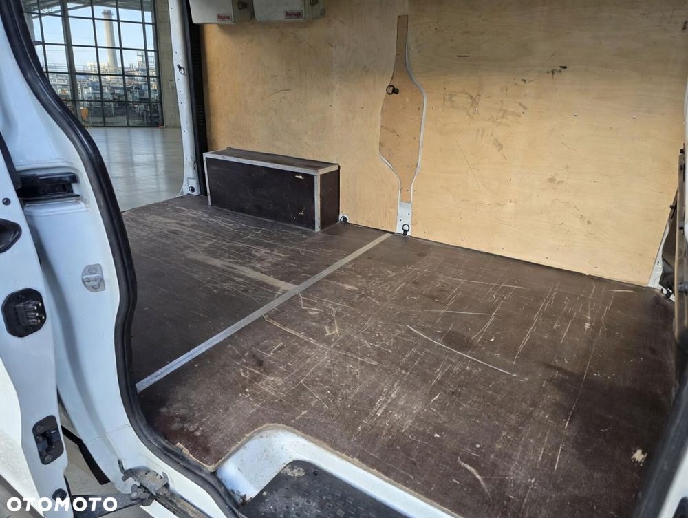 Renault TRAFIC - 12