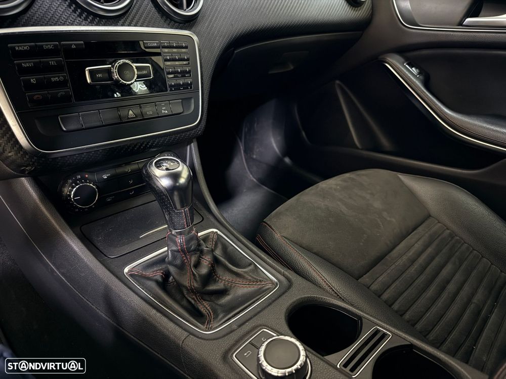 Mercedes-Benz A 180 d AMG Line - 28