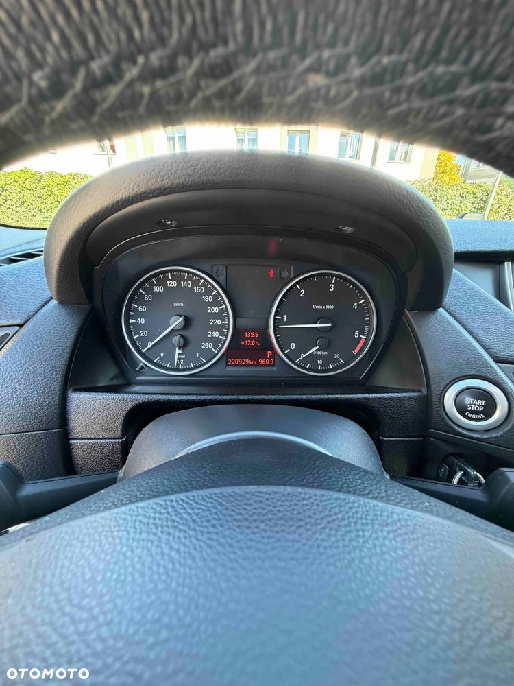 BMW X1 xDrive18d - 10