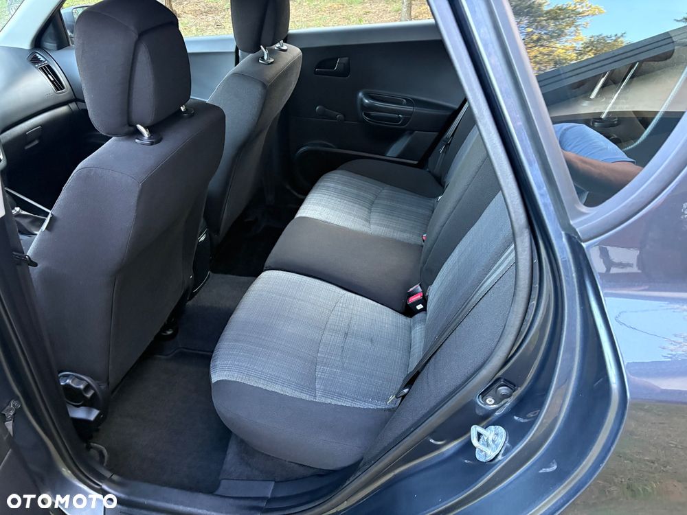 Kia Ceed 1.4 CVVT Dream-Team Edition - 10