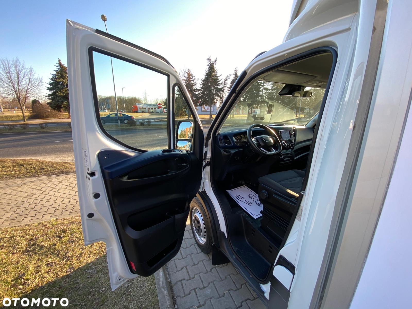 Iveco DAILY 35-160 2,3 HPI KONTENER CHŁODNIA MITSUBISHI WINDA ZEPRO - 32