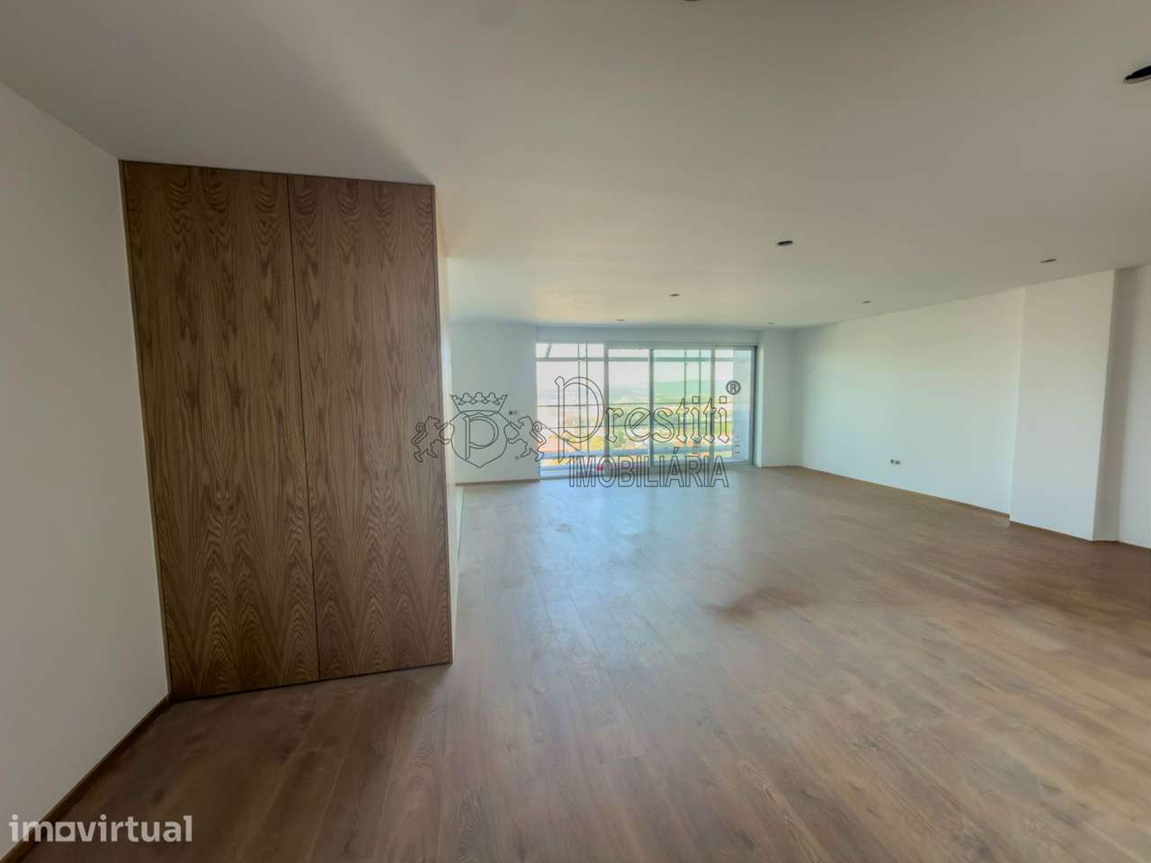Apartamento T2 para Arrendar em Guimarães - Grande imagem: 2/10