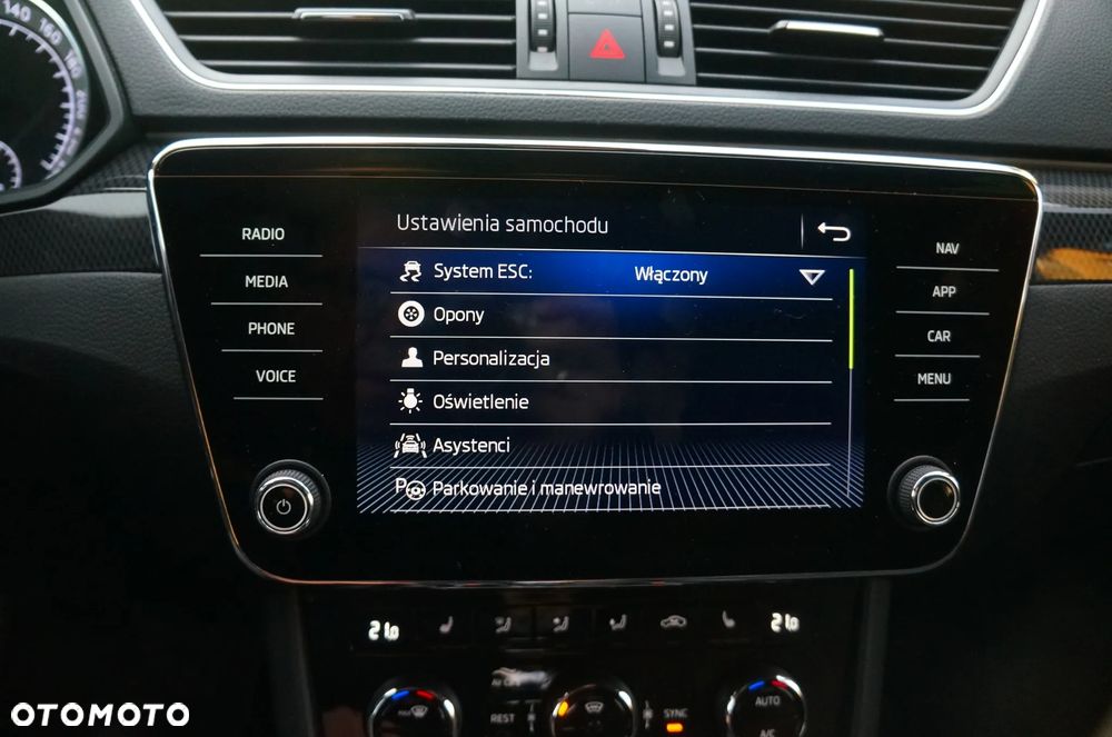Skoda Superb 2.0 TDI 4x4 DSG SportLine - 27
