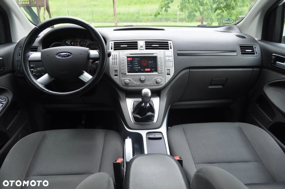Ford Kuga 2.0 TDCi 2x4 Titanium - 27