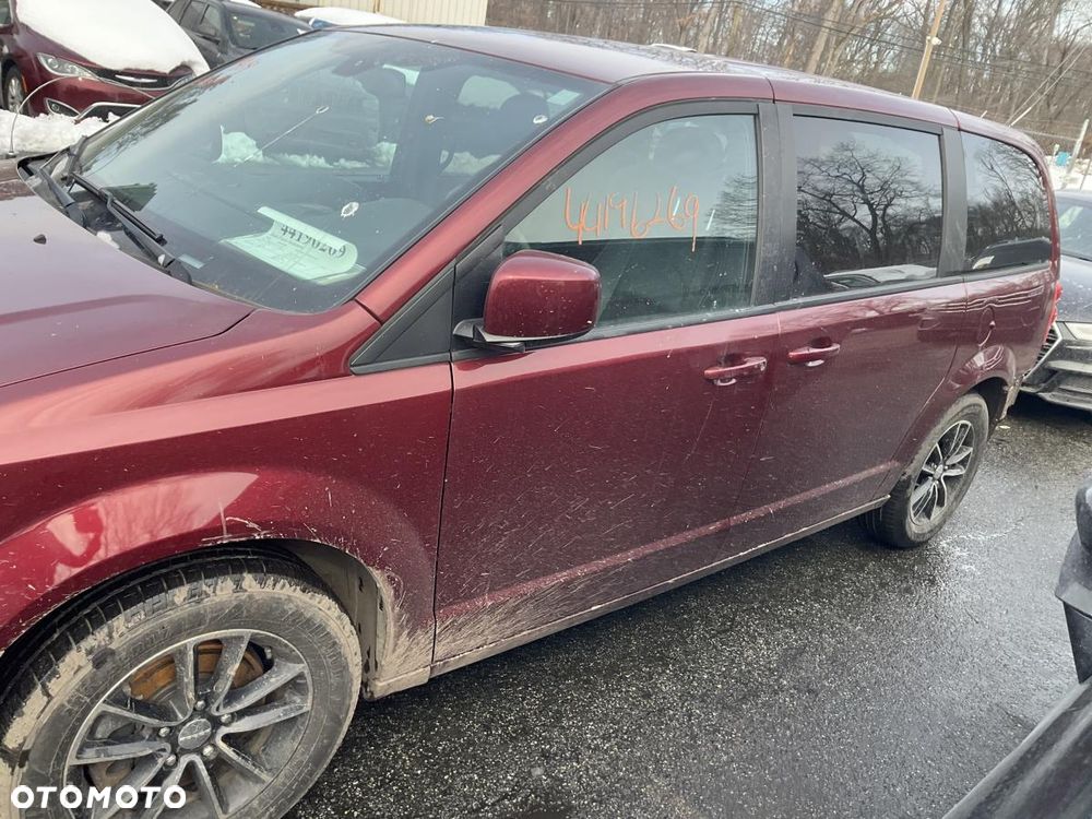 Dodge Grand Caravan - 30