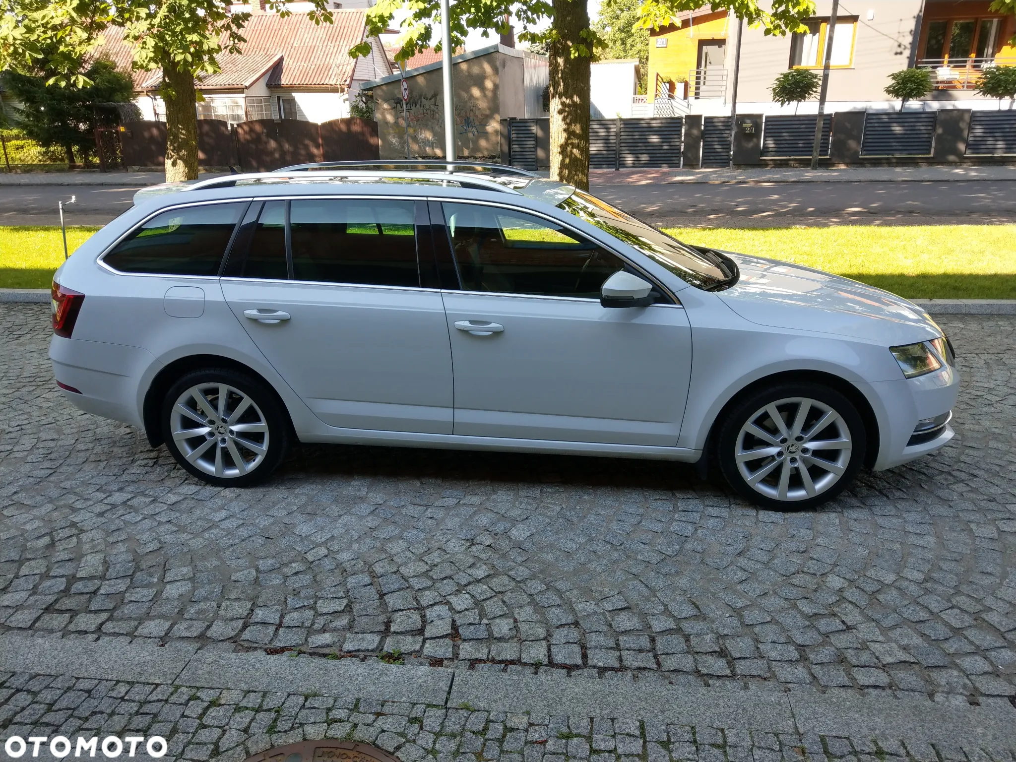 Skoda Octavia 2.0 TDI SCR 4x4 Style DSG - 6