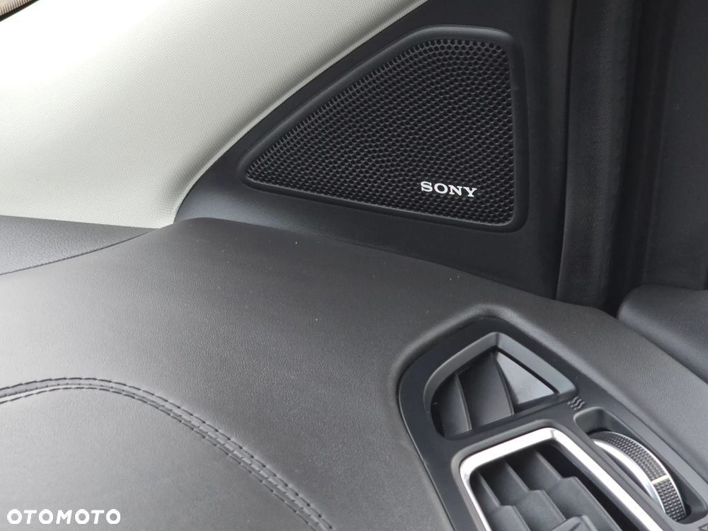 Ford Kuga 2.0 TDCi 4x4 Vignale - 34