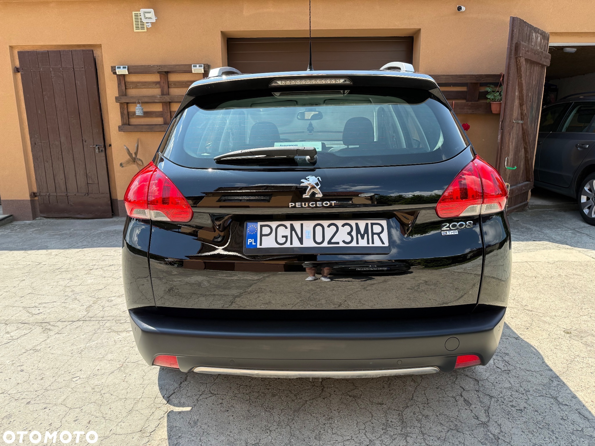 Peugeot 2008 1.2 Pure Tech Allure S&S - 6