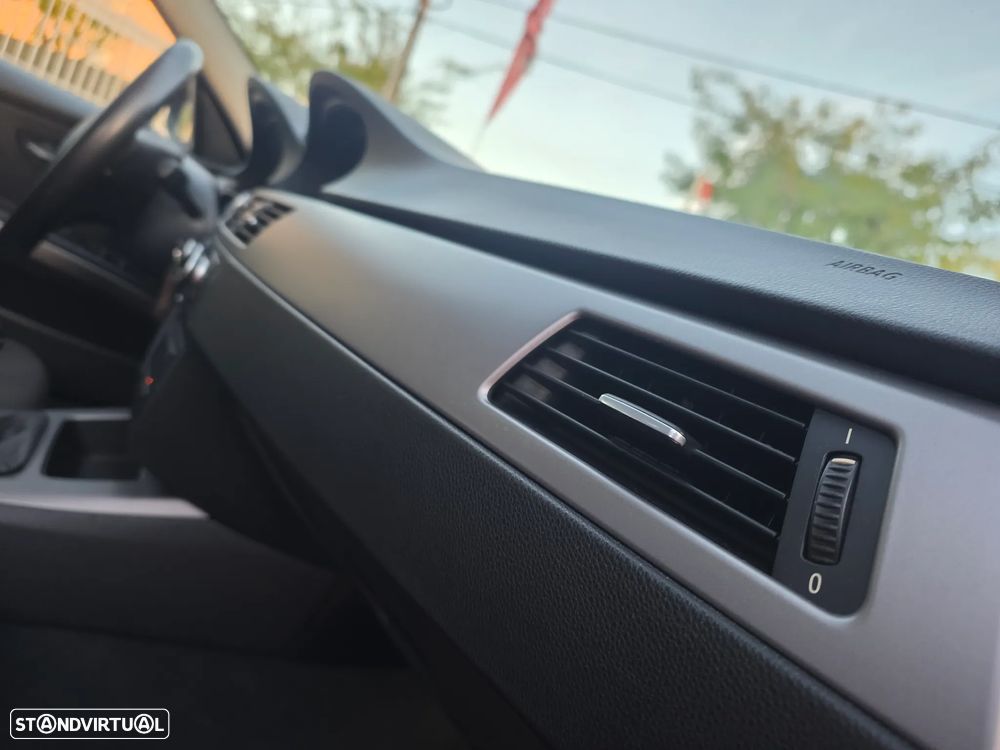 BMW 320 d Touring Navigation - 24