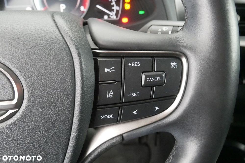 Lexus UX - 27