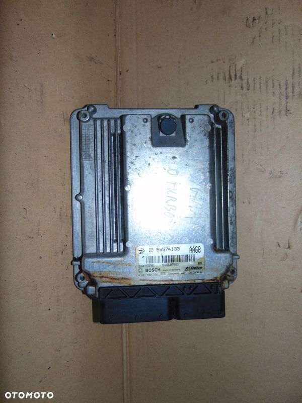 OPEL INSIGNIA A 2.0T STEROWNIK SILNIKA 55574133 KOMPUTER - 1