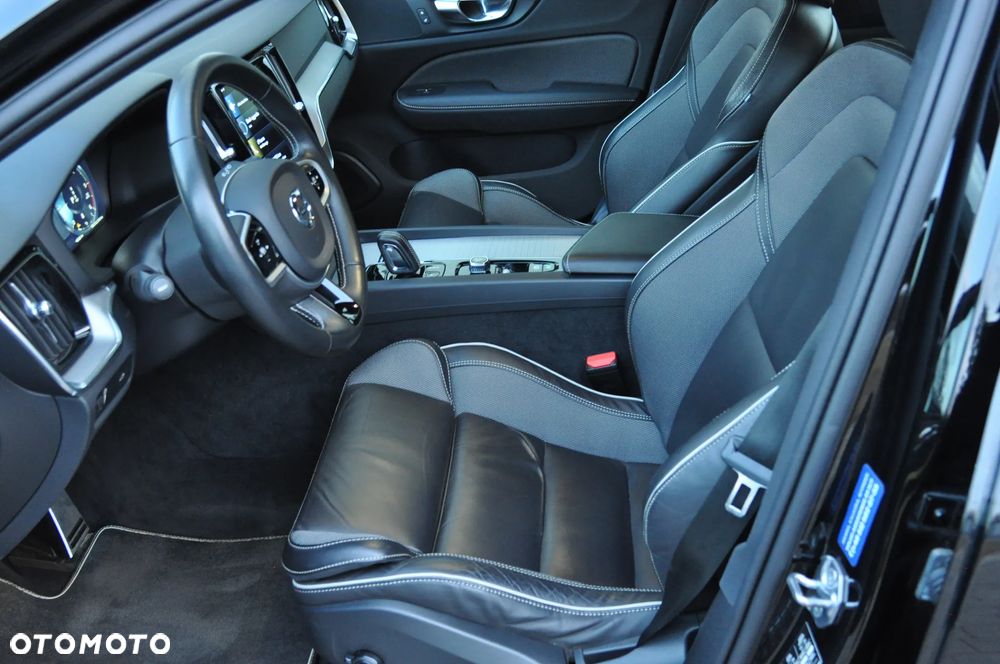 Volvo V60 D4 R-Design - 16