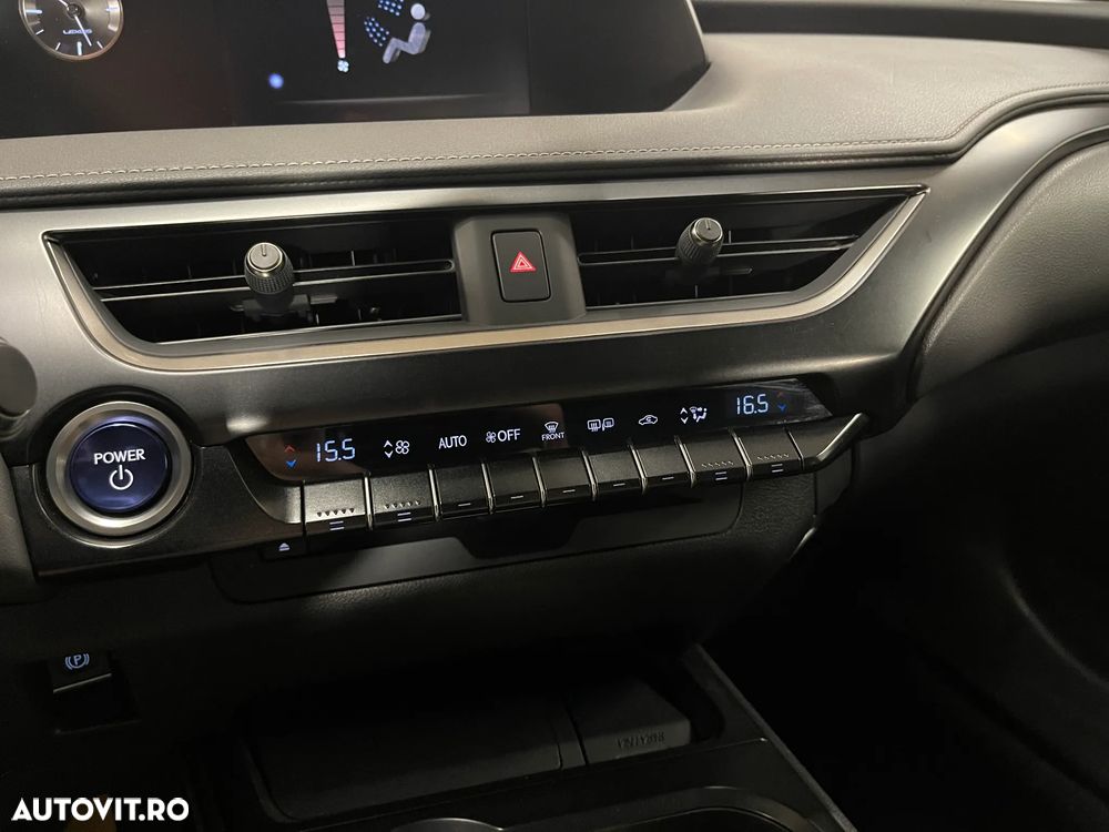 Lexus UX 250h Business Edition - 21