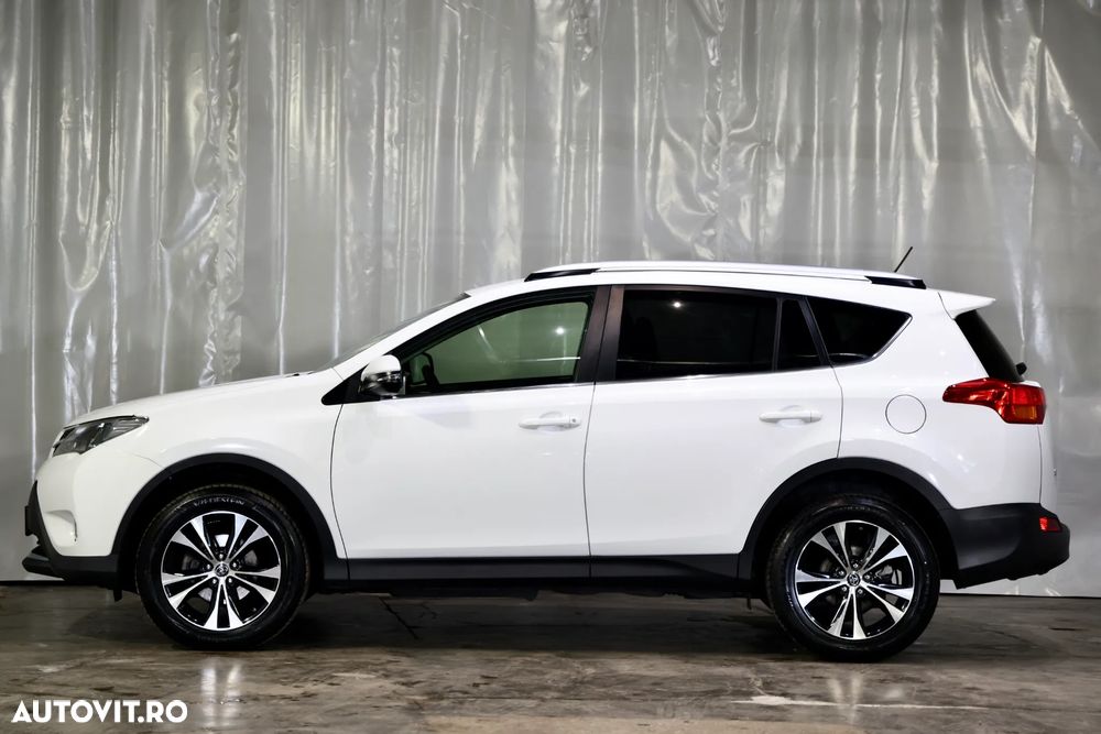 Toyota RAV4 2.0 D-4D 4x4 - 38