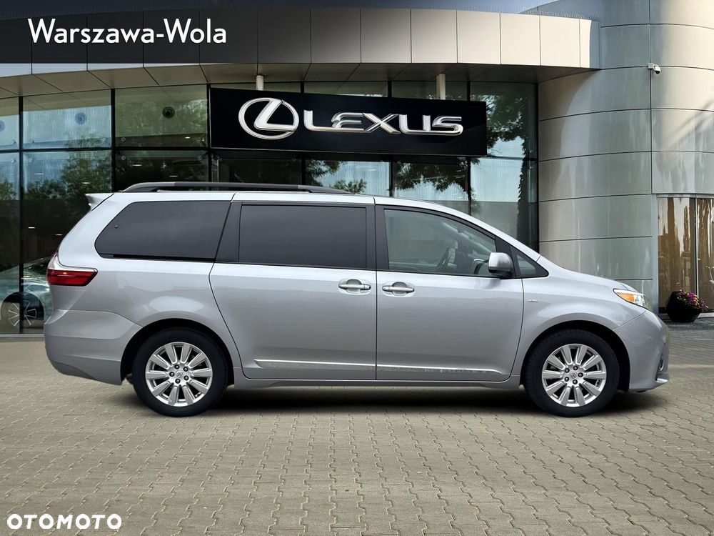 Toyota Sienna - 6