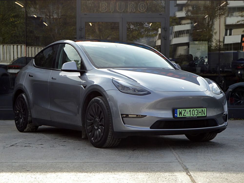 Tesla Model Y Long Range Dual Motor AWD - 3