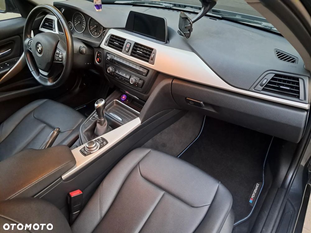 BMW Seria 3 316d Touring - 4