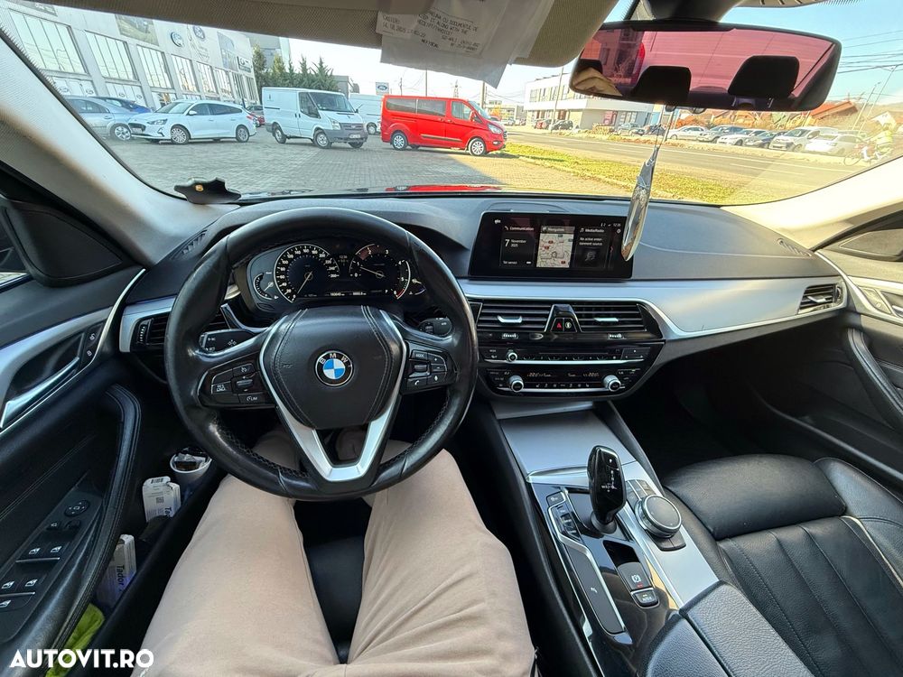 BMW Seria 5 520d Aut. Luxury Line - 12