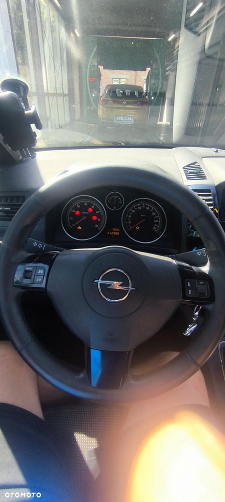 Opel Zafira 1.8 Cosmo - 11