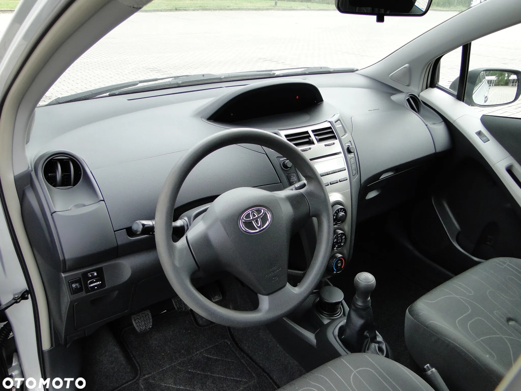 Toyota Yaris - 14
