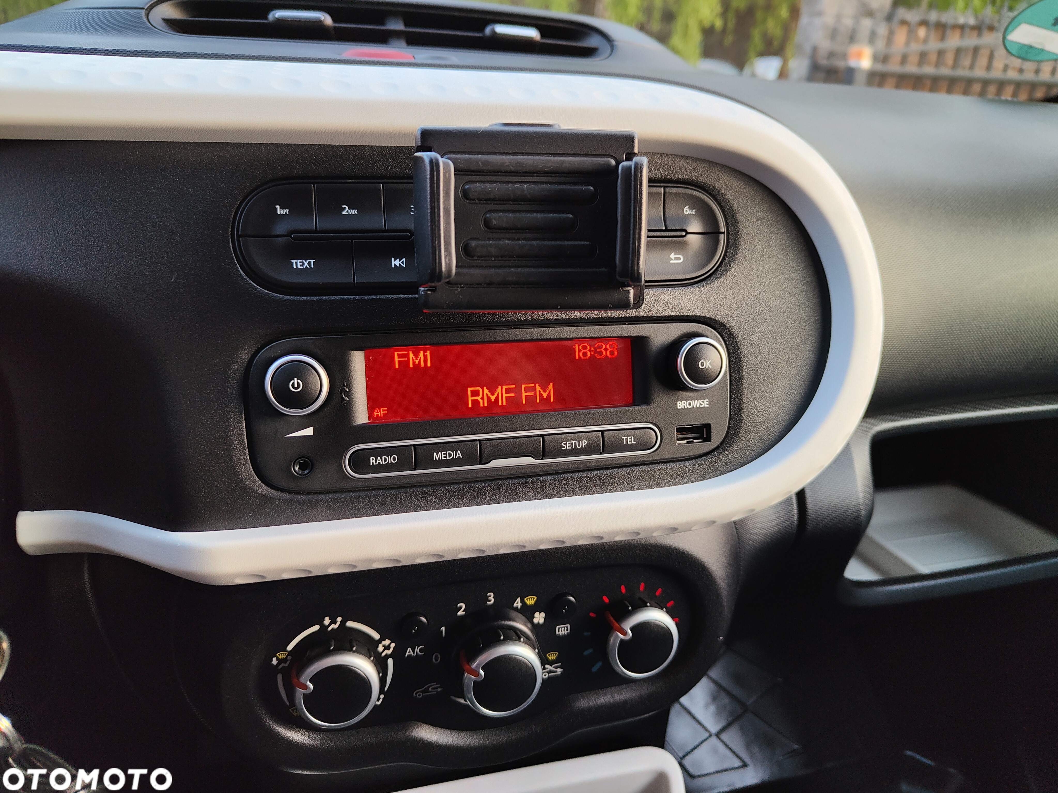 Renault Twingo SCe 70 Intens - 14