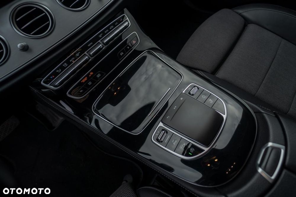 Mercedes-Benz Klasa E 220 d Avantgarde - 30